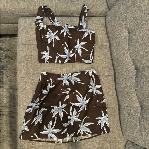 Reformation Vio Linen Top and Margot Linen Skirt in Date Palm - Picture 7 of 8